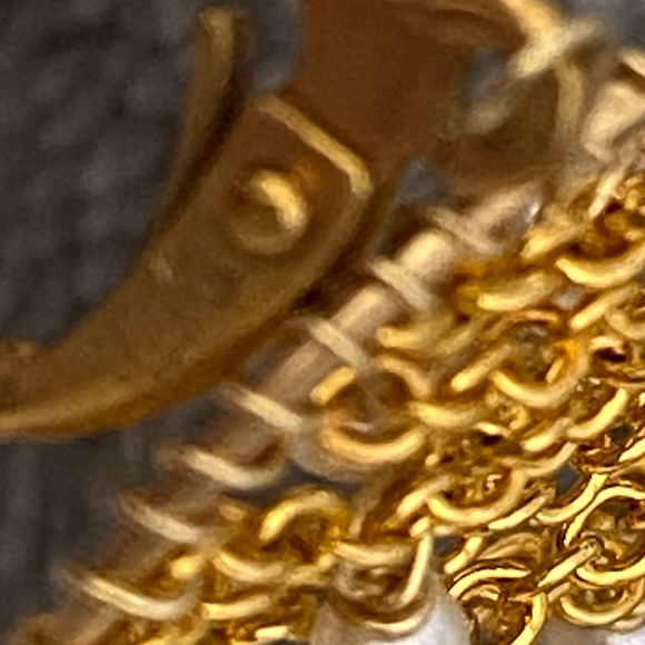 Vintage Jewels by Joanne earrings 14KG Filled, has baby pearls - Picture 3 of 5